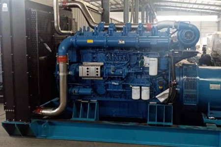 玉柴發電機組使用期間產生的污垢如何去除？